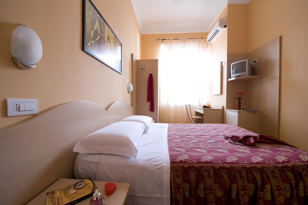 Hotel Sabatino Милан Экстерьер фото