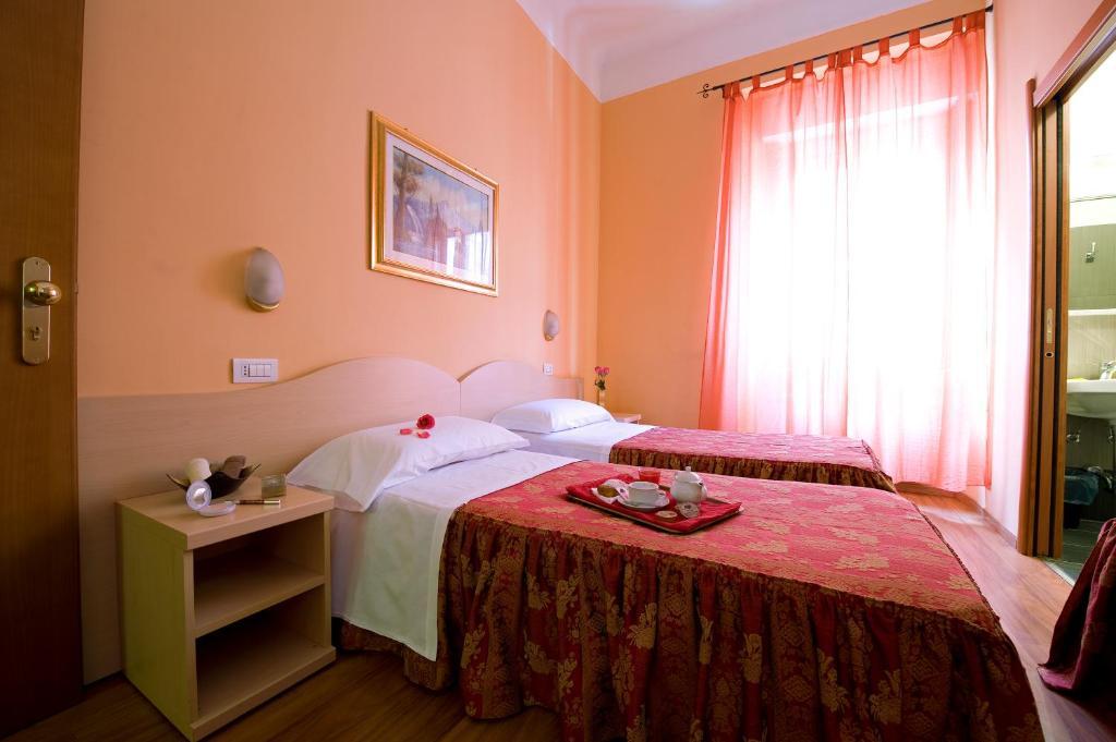 Hotel Sabatino Милан Номер фото